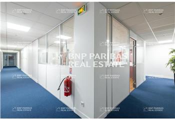 Location bureaux - Proximité gare SNCF et RER  à Montigny-le-Bretonneux - 78180