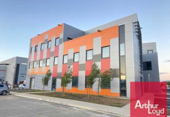Location bureaux/showroom - Proche autoroute A9/A709, gare et aéroport  à Montpellier - 34000