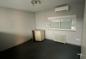 Location bureaux, proche des transports  à Montrabé - 31850