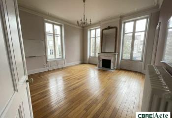 Bureaux à louer - Proche A330, centre-ville et transports  à Nancy - 54000