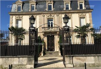 Location bureaux - Centre-ville, ascenseur et stationnement
