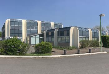 Location bureaux Est - Proche périphérique, bus et Chronobus  à Nantes - 44000