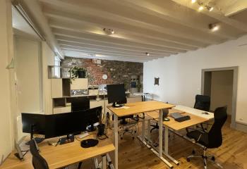 Location bureaux hyper centre - Proche transports en commun  à Nantes - 44000