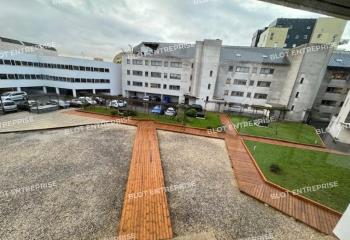 Location bureaux Île de - Proche Gare SNCF et Chronobus  à Nantes - 44000