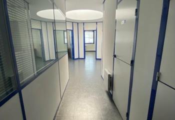 Plateau de bureau à louer en zone d'activité à Sautron  à Nantes - 44000