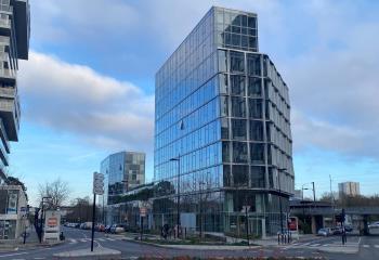 Location bureaux - Proche gare, tram et bus  à Nantes - 44000