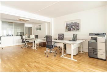 Location bureaux - Proche métro Pont de Neuilly  à Neuilly-sur-Seine - 92200