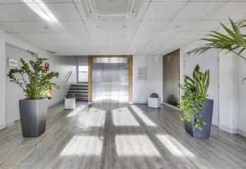 Location bureau Noisiel (77186) - 1123 m²
