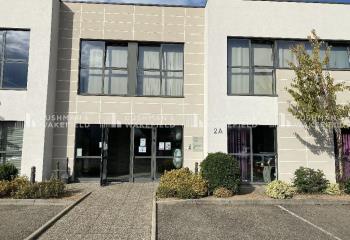 Location bureaux - Proche A35 et bus communal
