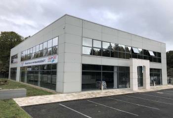 Location bureaux - Proche RD 2020, autoroute A71 et transports en commun  à Olivet - 45160