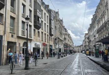 Bureaux à louer situé en hyper centre et au pied du tramway -  à Orléans - 45000