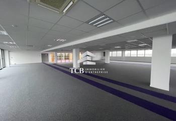 Location de bureaux - commerces à proximité - transport en commun  à Orvault - 44700