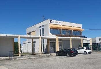 Location bureaux - Proche autoroute et parking sécurisé  à Pamiers - 09100