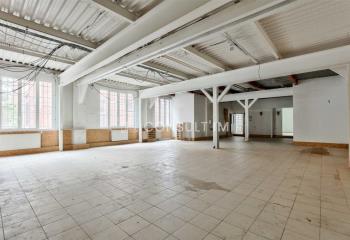 Location bureaux, proche Église de, avec ascenseur et parking  à Pantin - 93500