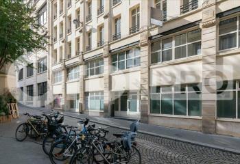 Location bureau (75010) - 800 m²  à Paris 10 - 75010