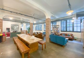 Location bureaux, proche métro République et canal Saint-Martin  à Paris 11 - 75011