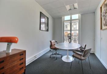Bureaux à louer à - République - Lumineux