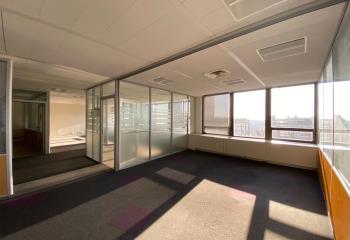 Location bureaux, Tour Montparnasse, accès sécurisé et ascenseurs  à Paris 14 - 75014