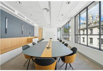 Location bureaux - Vue Sacré-Cœur, proche métro Anvers  à Paris 18 - 75018