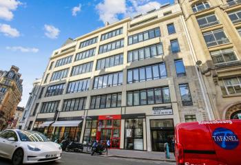 Location bureaux - Proche rue du Louvre, accès direct à la courette  à Paris 2 - 75002
