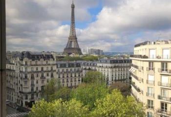 Location de bureaux à, proche métro et RER  à Paris 8 - 75008