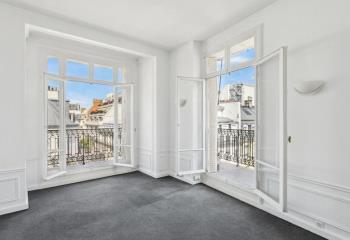 Location bureaux - Proche Saint-Augustin, métro et gare Saint-Lazare