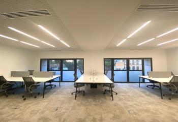 Location de bureaux à, proche Place Charles de Gaulle, avec ascenseur et parking  à Paris 8 - 75008