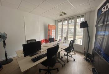 Location de bureau à, proche de la station de métro Madeleine  à Paris 8 - 75008