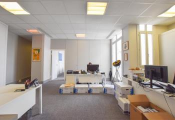Bureaux à louer, proche des transports et des commodités  à Paris 8 - 75008