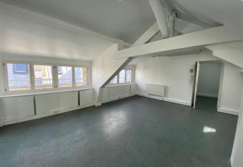 Location bureaux, proche métro Madeleine, immeuble ancien de standing  à Paris 9 - 75009
