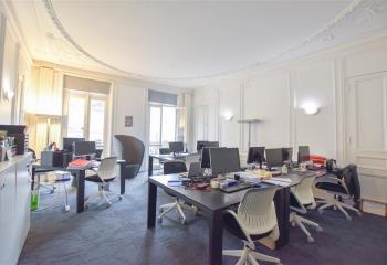 Location bureaux, Notre-Dame de Lorette, proche métro, immeuble pierre de taille