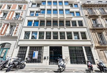 Bureaux à louer à - Rue Henner - Proche Place d'Estienne d'Orves  à Paris 9 - 75009