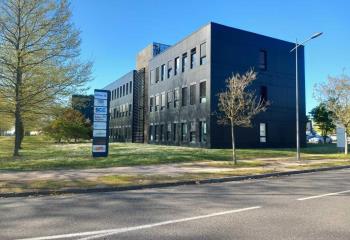 Bureaux à louer à - Proche Total et Terega - Accès autoroute