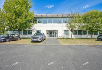 Location bureaux - Proche Tramway B et BHNS  à Pessac - 33600