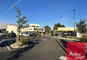 Location bureaux - Proche collège, autoroute A9, gare et aéroport  à Pia - 66380