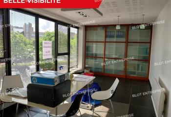 Location bureaux - Proximité bus et accès 4 voies