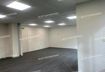 Location bureaux - Proche Vannes Ouest, bus et accès 4 voies