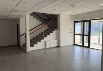 Bureaux à louer  à Plonéour-Lanvern - 29720