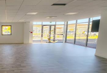 Location bureaux neufs - Proche A71 et bus  à Pont-du-Château - 63430