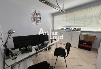 Location bureaux - Proche autoroute A8  à Puget-sur-Argens - 83480