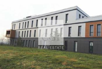 Location bureaux - Proche A432 et aéroport St Exupéry  à Pusignan - 69330