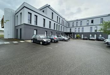 Location bureaux - Proche A432 et bus ligne 47  à Pusignan - 69330