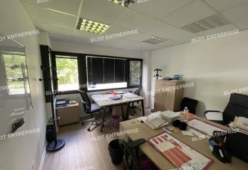 Bureaux à louer à - Zone du Mourillon - Accès voie express  à Quéven - 56530