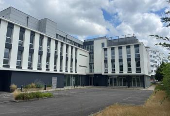 Location bureaux - Proche métro Atalante et rocade Nord  à Rennes - 35000