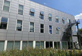 Location bureaux - Proche métro, parc des Gayeulles et grands axes  à Rennes - 35000