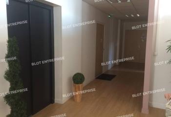 Location bureaux - Proximité transports et Gare de  à Rezé - 44400