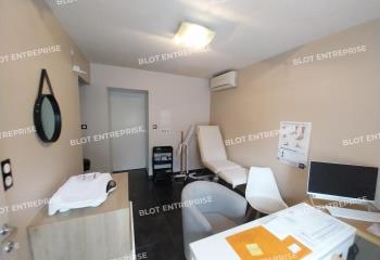 Location bureau - Proche centre-ville, accès PMR  à Riec-sur-Belon - 29340