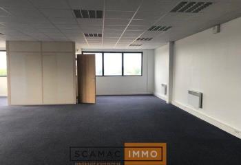 Location de bureaux à proximité des axes autoroutiers  à Rognac - 13340