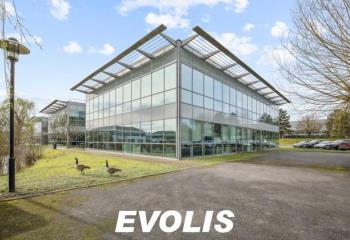 Location bureaux, parc tertiaire sécurisé, accès bus et RER  à Roissy-en-France - 95700