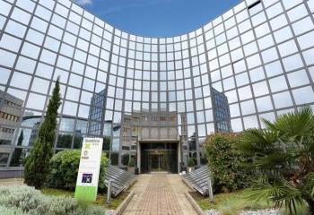 Location bureaux - Proche Canal de l'Ourcq et métro  à Romainville - 93230